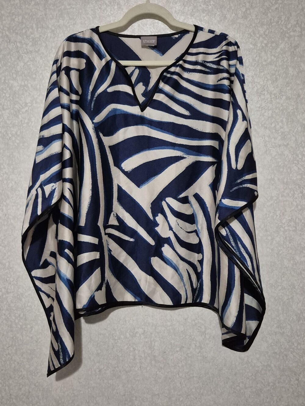 Chico's Navy & White Abstract Zebra-Print V-Neck Top-tunic..Size:3